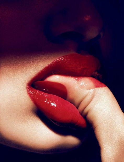 Alena Blohm, Red Aesthetic Grunge, Red Liquid, Incubus, Vogue Germany, Hot Lips, Foto Poses, Lip Art, Beautiful Lips