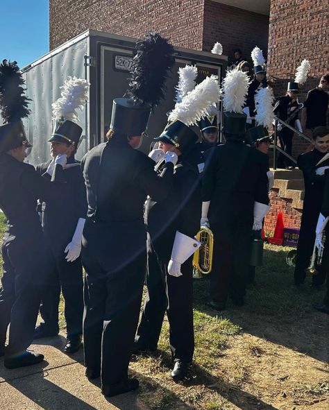 Marching Band Boyfriend Aesthetic, Band Geek Aesthetic, High School Marching Band Aesthetic, Marching Band Aesthetic Wallpaper, School Band Aesthetic, Band Aesthetic High School, Band Kid Aesthetic, Marching Band Couples, Marching Band Aesthetic