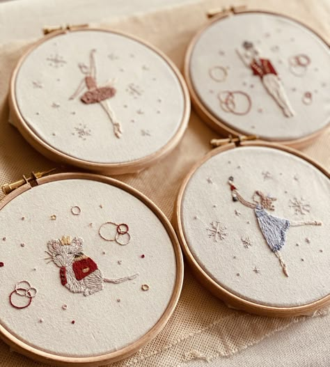 Julias Broderie Christmas Present Embroidery, Penelope Bedroom, Learn To Embroider, Embroidery Cases, Learning To Embroider, Beginner Embroidery, Beginner Embroidery Kit, Stitches Embroidery, Hand Embroidery Kits