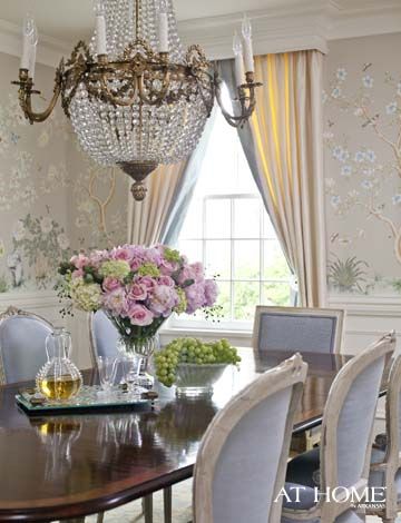 Dining Room With Chandelier, French Country Dining Room Table, Room With Chandelier, French Country Dining Room, Traditional Dining Rooms, Decoration Shabby, Country Dining Rooms, English Country Decor, French Country Dining