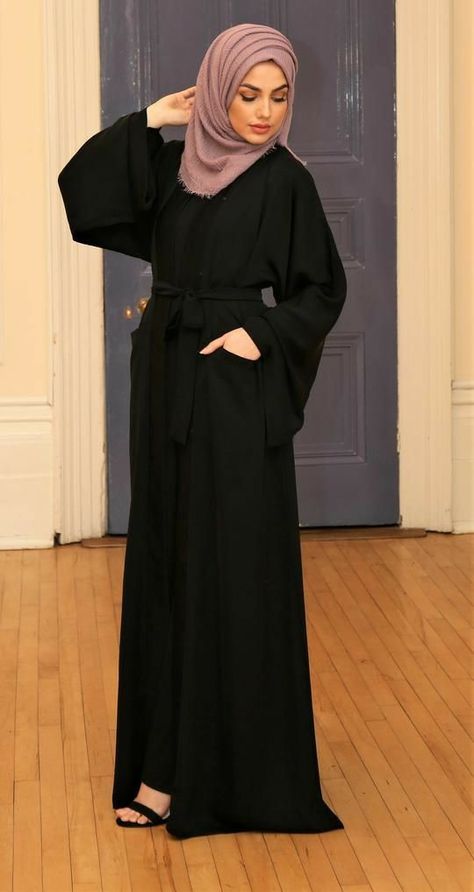 Abaya Fashion Black, Pocket Abaya, Burqa Designs, Black Abaya Designs, Abaya Fashion Dubai, Casual Attire For Women, Muslim Wedding Dresses, Hijab Style Tutorial, Muslim Fashion Hijab Outfits