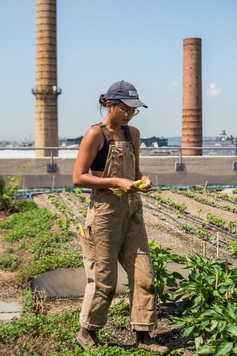 Minimalista Sikk, Farm Clothes, Gardening Outfit, Granola Girl, Bib Overalls, Look Plus, Dungarees, Shirts & Tops, Fashion Inspo Outfits