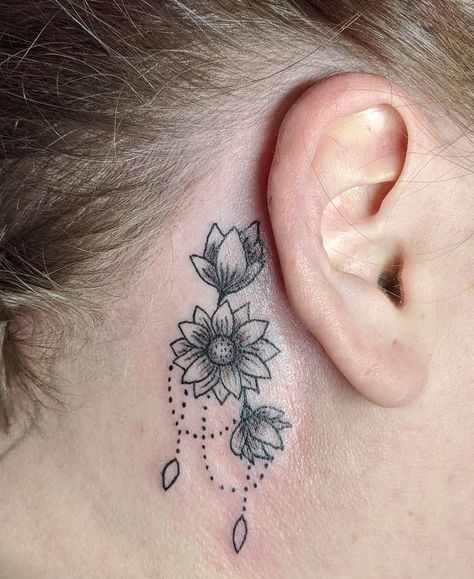 Ladies Ear Tattoo, Matching Bestie Tattoos, Ladies Tattoos, Bestie Tattoos, Bestie Tattoo, Fun Group, Tattoo Ink, Ear Tattoo, Behind Ear Tattoo