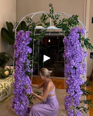 DIY floral arch for wedding | The way she uses pool noodles to create this masterpiece... 🤩 🌺 | By TylaFacebook Pool Noodle Floral Arch, Diy Floral Arch, Arch For Wedding, Most Beautiful Flower, Flower Arch, Grad Ideas, Balloon Ideas, Pool Noodle, Mix Recipes