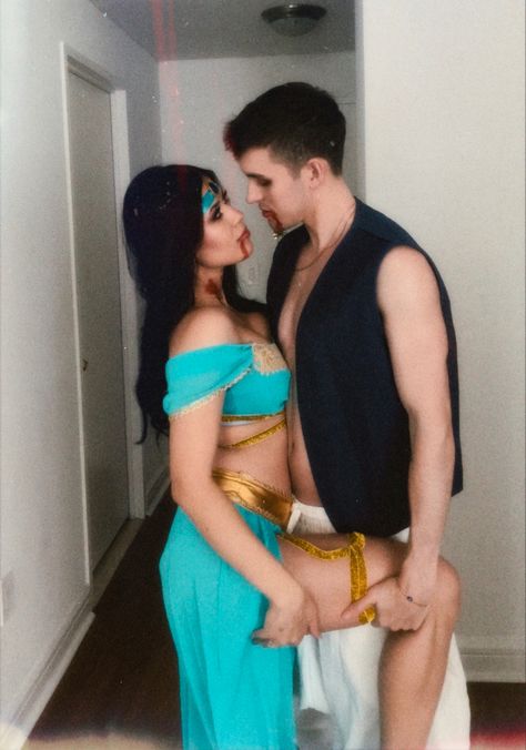 #costume #couple #couplescostume #disney #jasmine #aladdin #genie #halloween Jasmine And Aladdin, Couple Halloween Costume, Costume Couple, Aladdin Disney, Aladdin Genie, Jasmine Aladdin, Disney Jasmine, Instagram Theme, Couple Halloween