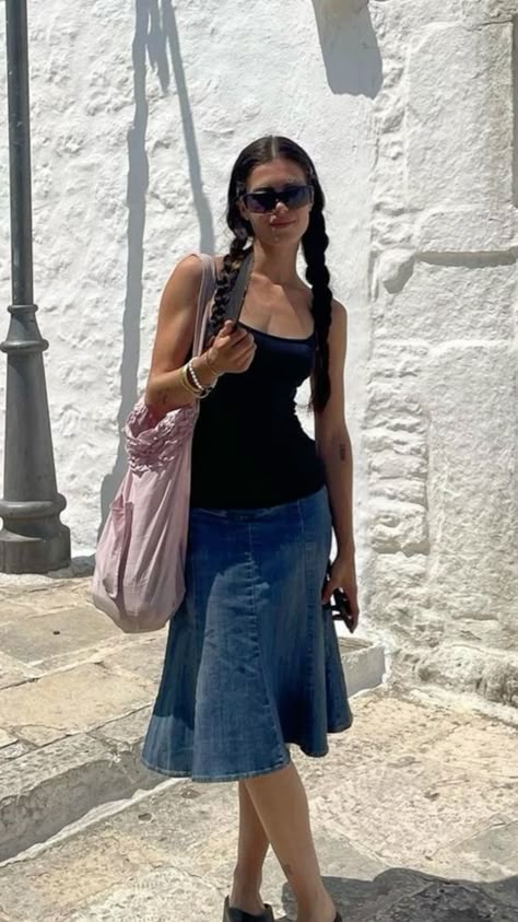 #summerstyle #ootd #outfits Outfit Close Up Aesthetic, Denim Long Skirt Outfit Aesthetic, Midi Denim Skirt, Midi Denim Skirt Outfit, Denim Skirt Outfit Aesthetic, Summer Maxi Skirt Aesthetic, Denim Maxi Skirt Aesthetic, Denim Maxi Skirt Y2k, Low Rise Maxi Skirt Aesthetic