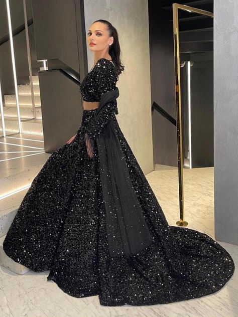 Black Lehenga Designs, Black Bridal Lehenga, Asian Fits, Ejaaz Couture, Embellished Lehenga, Black Lehenga Choli, Lehenga Choli Designs, Velvet Lehenga, Sabyasachi Lehenga