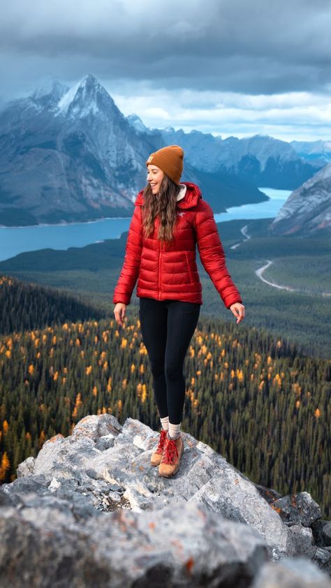 Best Hiking Shoes for Men and Women - Detailed Danner Boots Review and Buying Guide Pnw Fashion, Winter Hiking Outfit Women, Womens Hiking Outfits Summer, Stylish Hiking Outfit, Hiking Outfit Ideas, Wander Outfit, Trekking Outfit Women, Hiking Shoes For Men, Trekking Outfit