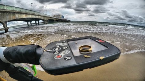 CTX 3030 Beach Metal Detecting Gold - Beach Metal Detecting,Treasure Hunting - Minelab Beach Metal Detecting and treasure hunting #history #treasurehunt #goldrings Gold Beach, Metal Detecting, Treasure Hunting, Metal Detector, Bournemouth, Treasure Hunt, How To Find, Gaming Products, Gold Metal