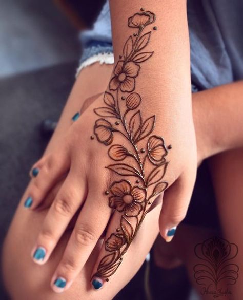 Henna Basic, Henna Crown, Mehndi Designs Finger, Henna Hand Designs, Henne Tattoo, Floral Pictures, Henna Hands, Mahendi Designs, Traditional Henna