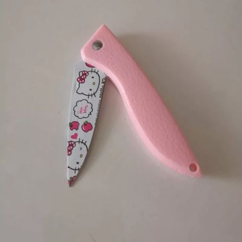 Hello Kitty Knife, Knife Aesthetic, Creepy Cute Fashion, Cool Christmas, Pretty Knives, Search Pins, Pink Hello Kitty, Kawaii Accessories, Cool Knives