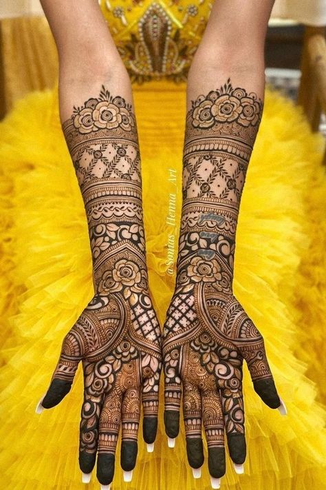 A mehndi design that looks effortlessly beautiful! From flower motifs to small ringlets to reverse patterns, this design is a mix of various styles and techniques of applying modern bridal mehndi, A total win-win! #mehendi #henna #mehndidesign #indianwedding Bridal Back Hand Mehndi, Backhand Mehndi Designs, Latest Mehndi Designs Wedding, Front Mehndi Design, Indian Mehndi Designs, Mehndi Designs Bridal Hands, Bridal Henna Designs, Mehndi Designs For Kids, Engagement Mehndi Designs