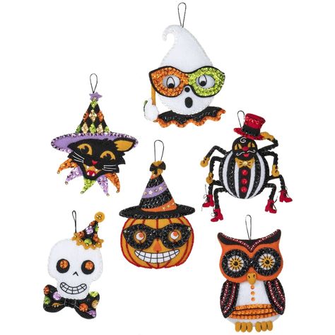 Spooky Ornaments, Vintage Halloween Designs, Jewel Ornaments, Fall Ornaments, Felt Owls, Chat Halloween, Felt Stocking, Hand Embroidery Kits, Adornos Halloween