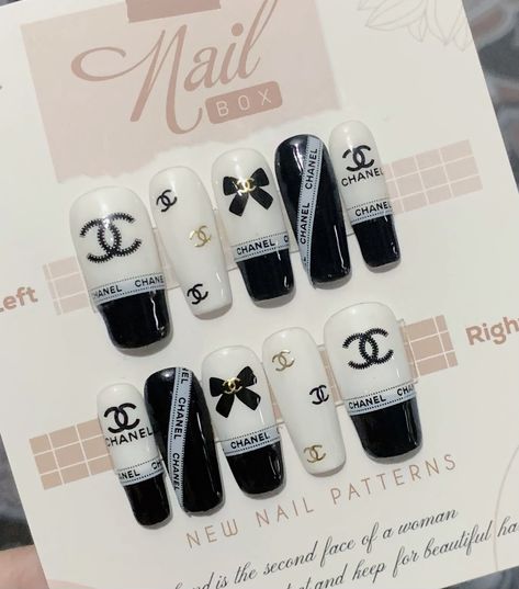 Chanel Nail Art, Nails Fancy, Nails Box, Nails With Rhinestones, Chanel Nails, Nail Style, Nail Patterns, Simple Nail, Luxury Nails