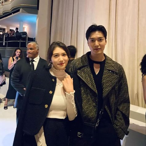 Lee Min Ho Family, Lee Min Ho Photos, Fendi Baguette, Film Producer, Min Ho, Lee Min, Lee Min Ho, Family Photo, Double Breasted Suit Jacket