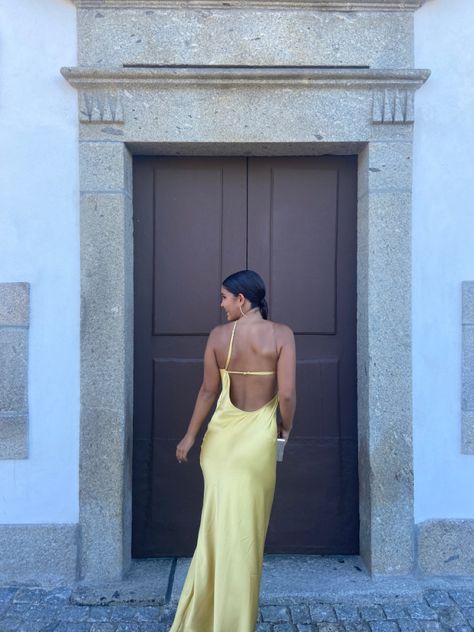 Yellow Open Back Dress, Zara Dress Yellow, Zara Yellow Dress, Tulum Style, Open Back Dress, Open Back Dresses, Summer Photos, Going Out Outfits, Dress Picture