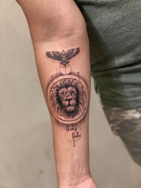 Sikh Tattoo Ideas, Sikh Tattoo, Concept Tattoo, Meaningful Tattoos For Men, Lion Tattoo Design, Animal Stencil, Dev Ji, Eagle Tattoo, Lion Tattoo