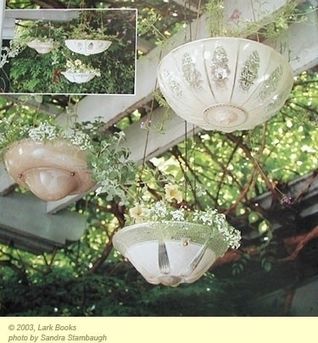 Surprising elegance | Upcycled Garden Style | Scoop.it Old Light Fixtures, Pot Gantung, Diy Hanging Planter, Flea Market Gardening, Upcycle Garden, Vintage Light Fixtures, Old Lights, Have Inspiration, Garden Containers