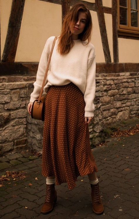 Burnt Orange Outfits Female, Fashion Inspo Outfits 2024 Autumn, Dressy Fall Outfits Women, Midi Skirt Office Outfit, Professional Boho Outfits, Styling Outfits Tips, Dress With Sweater Outfit, 90s Fall Aesthetic, How To Style Knitwear