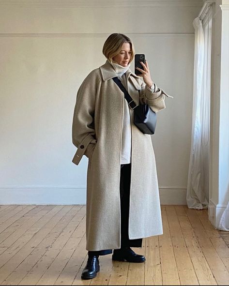 Long Beige Coat Outfit, Beige Wool Coat Outfits, Big Coat Outfit, Alexis Foreman Style, Beige Coat Outfit Winter, Midi Skirt Outfit Aesthetic, Wool Coat Outfits, Beige Coat Outfit, Coat Outfit Winter