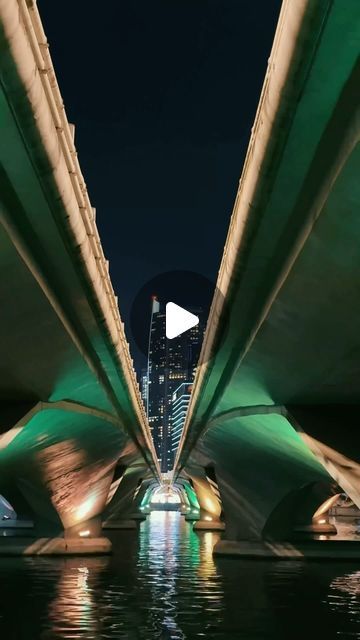 Yik Keat on Instagram: "Try out this infinite zoom out technique, highly recommend you to shoot at least 10 scenes so you have enough to showcase!" Zoom In Video, Infinite Zoom Art, Had Enough, 10 Things, Instagram