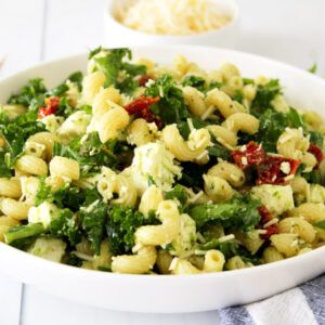 Mediterranean Kale Pasta Salad - Holoka Home Mediterranean Kale Pasta Salad, Kale Pasta Salad, Different Types Of Salads, Kale Feta, Cavatappi Pasta, Mediterranean Food Recipes, Types Of Salads, Feta Pasta Salad, Mediterranean Pasta Salads