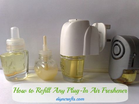 Money Saving DIY - How to Refill Any Plug-in Air Freshener – DIY & Crafts Smart Cleaning, Diy Scent, Diy Air Freshener, Diy Kosmetik, Smart Ideas, Diy Cleaners, Cleaners Homemade, Cleaning Ideas, Scented Oils