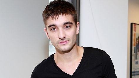 Tom Parker of the band The Wanted has died. He was 33. Parker's wife, Kelsey Hardwick Parker, confirmed the news on her Instagram account on Wednesday. Nathan Skyes, Taylor Hawkins, Tom Parker, Country Music Stars, People's Choice Awards, Him Band, Best Husband, Foo Fighters, Music Star