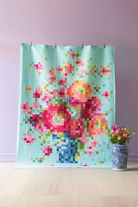 Flower Vase Embroidery, Vase Embroidery, Pixel Quilting, Layer Cake Quilt Patterns, Embroidery Quilt, Cake Quilt, Layer Cake Quilts, The Quilt Show, Flower Quilt