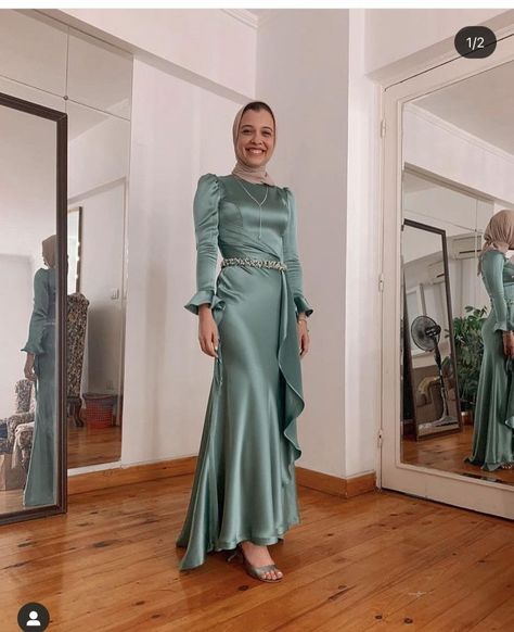 Princess Evening Dress, Ladies Dress Hats, Fashion Dresses Formal, Simple Bridesmaid Dresses, Girls Dress Outfits, Soiree Dress, Modest Fashion Hijab, Classy Prom Dresses, Women Dresses Classy