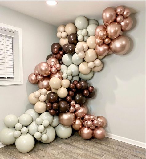 Corner Balloon Arch, Balloon Garland In Corner Of Room, Brown And Black Balloon Garland, Corner Wall Balloon Garland, Brown And Gold Balloon Garland, Shades Of Brown Balloon Garland, Baloon Garland, Diy Balloon Decorations, Balloon Backdrop