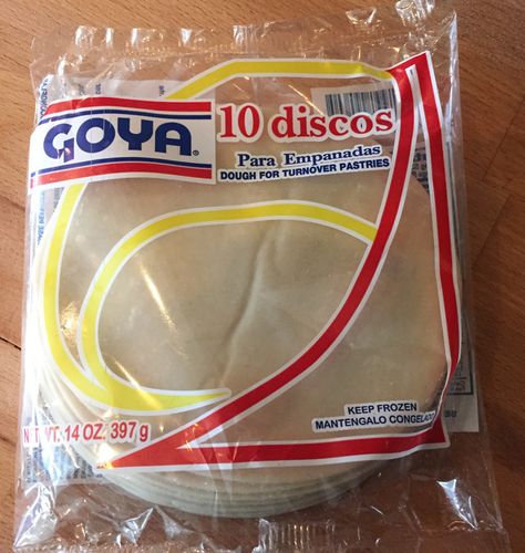 Goya discos para empanadas Goya Empanadas Recipe, Dessert Empanadas Recipe, Dessert Empanadas, Goya Recipes, Empanada Discs, Goya Recipe, Traditional Mexican Recipes, Easy Empanadas Recipe, Beef Empanadas Recipe