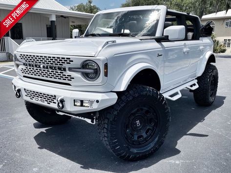 2023 Ford Bronco V6 WHITEOUT BAYSHORE CUSTOM LIFTED LEATHER BRONCO | @city Florida Bronco Ford Aesthetic, Ford Bronco Aesthetic, White Ford Bronco, Lifted Bronco, Bronco White, Ford Bronco Lifted, White Bronco, New Ford Bronco, Bronco Car