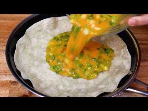 Pour eggs on the tortilla and you'll be surprised at the result! Simple & delicious - YouTube Eggs On A Tortilla, Egg And Tortilla Skillet, Tortilla Egg Breakfast, Eggs And Tortillas, Tortilla Ideas, Egg Omelette Recipe, Egg Tortilla, Egg Skillet, Tortilla Shells