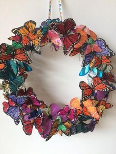 45 Attractive Wreath Ideas to Brighten Up Your Front Door Diy Wreaths Easy, Diy Wreaths Decor, Butterfly Wreath, Garden Wreath, Birthday Wreath, Butterflies Wreath, July Wreath, Door Wreaths Diy, Wooden Wreaths