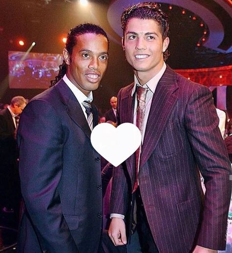 4,311 Gostos, 8 Comentários - Cristiano Ronaldo Fan Page 🇦🇿 (@criro7ihd) no Instagram: "Imagine This Duo 🤩🤩" Ronaldinho And Ronaldo, Imagine This, Inter Milan Logo, Ronaldo Ronaldinho, Cristiano Ronaldo Manchester United, Ronaldo Manchester United, Brazilian Soccer Players, Ronaldo Manchester, Cristiano Ronaldo Manchester