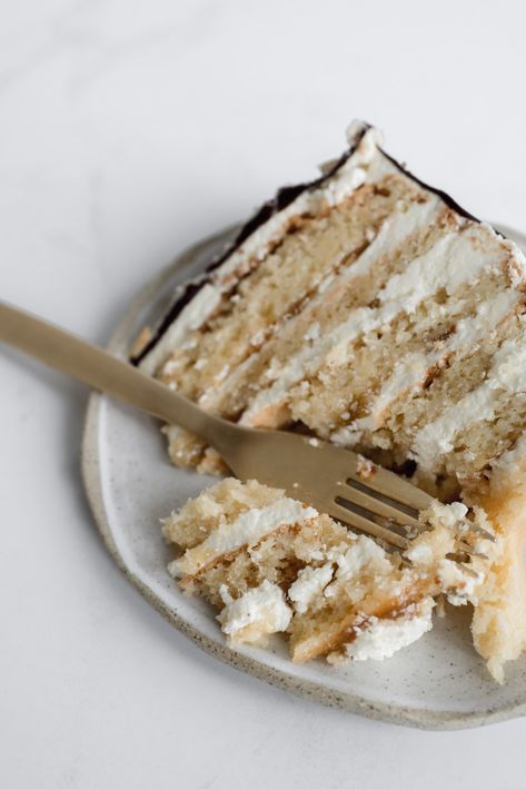 Almond Layer Cake, Cake Pinterest, Slow Cooker Desserts, Almond Cake, A Piece Of Cake, Piece Of Cake, Food Cakes, Sweets Treats, Pavlova