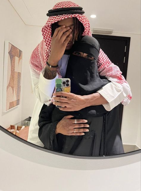 Islamic Relationship Goals, Muslim Relationship Goals, Iphone Unboxing, Mode Niqab, Miami Trip, Islam Marriage, Flipagram Instagram, Couple Ideas, Mode Turban