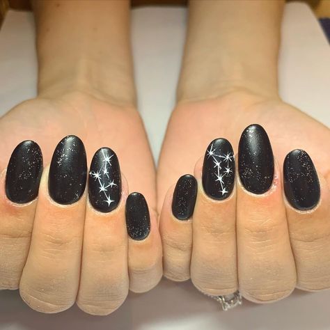 Winter Nail Color, Dark Color Nails, Thanksgiving Nail Designs, Nail Looks, Nail Colors Winter, Dark And Moody, Color Lab, Thanksgiving Nails, Cozy Season