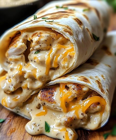 Foods For Potluck, Cheesy Garlic Chicken, Dinner From Scratch, Tortilla Wrap, Chicken Wrap Recipes, Fast Dinner Recipes, Fast Dinners, Chicken Wraps, Chapati