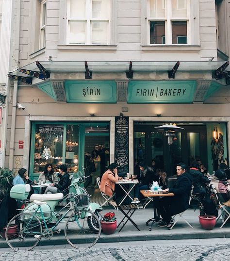 10 Hip Cafes in Istanbul to Experience - The Mindful Mermaid Istanbul Places, Istanbul Vacation, Best Restaurants In Istanbul, Istanbul Places To Visit, Instagramable Places In Istanbul, Turkey Honeymoon, Breakfast In Istanbul, Coffee In Istanbul, Istanbul Turkey Photography