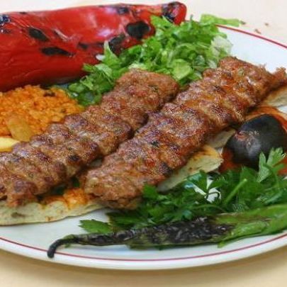 Get the original recipe for the best Turkish Adana kebab here. So spicy and delicious (and easy to make). More recipes at www.loveantalya.com Adana Kebab Recipe, Adana Kebab, Doner Kebabs, Turkish City, Turkish Kebab, Armenian Food, Armenian Recipes, Doner Kebab, Kebab Recipes