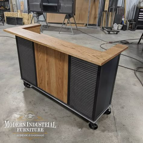 The other side, wood + steel + mesh = a winning combo! Kegerator Bar, Cafe Industrial, Coffee Booth, Tattoo Shop Interior, Bar On Wheels, Home Office Furniture Design, Modern Industrial Furniture, Bar Unit, Modern Media Console