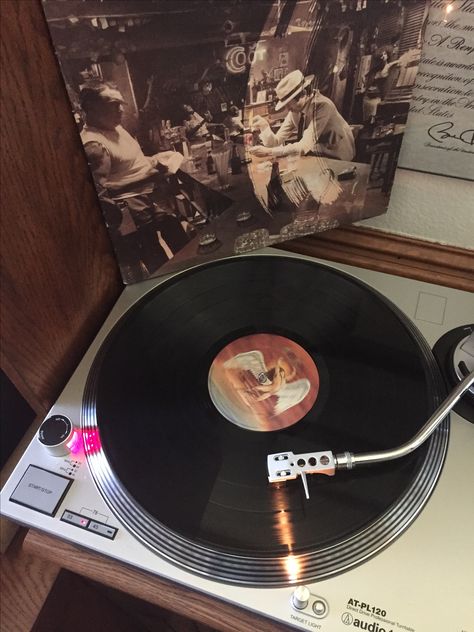 Led Zeppelin - In Trough the Out Door  Original 1979 release.  Missing the original brown bag it came in ;( Led Zeppelin Vinyl, Marauders Dr, Cd Aesthetic, Physical Media, Record Vinyl, Music Things, Brown Bag, Brown Bags, Cassette Tapes