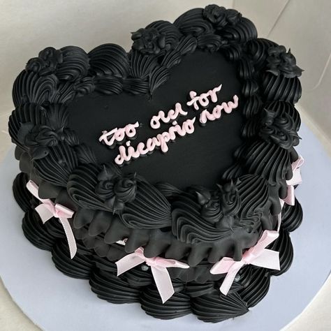 Black And Pink Vintage Cake, Too Old For Leo Dicaprio Cake, Black Vintage Cake, Coquette Cake, 19th Birthday Cakes, Vintage Heart Cake, Happy Cake Day, Crochet Cake, 18th Cake