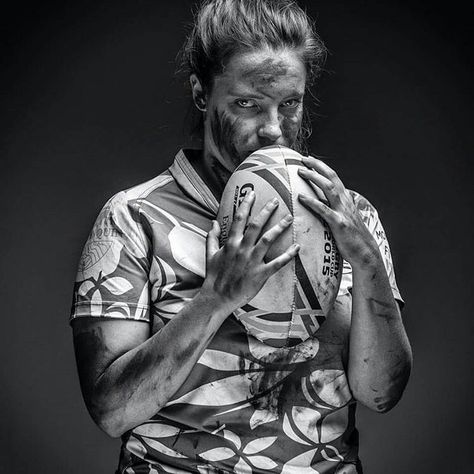 2015 femenino Rugby Photoshoot, Rugby Motivation, Rugby Photography, Rugby Wallpaper, Rugby Pictures, Womens Rugby, Diamond Ball, Sport Portraits, Show Of Hands