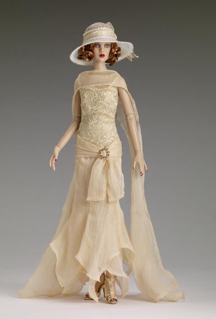 Gatsby themed doll.  Zelda (Fitzgerald's wife, not in the novel), a centrepiece doll. She is a limited edition of 200 dolls (sold out now), priced at  $165. She has the Cami head sculpt and the 16" Antoinette™ body with the Cameo skin tone. Historical Barbie, Marie Osmond, Barbie Wedding, Barbie Gowns, Bride Dolls, Im A Barbie Girl, Beautiful Barbie Dolls, Doll Fashion, Barbie Friends