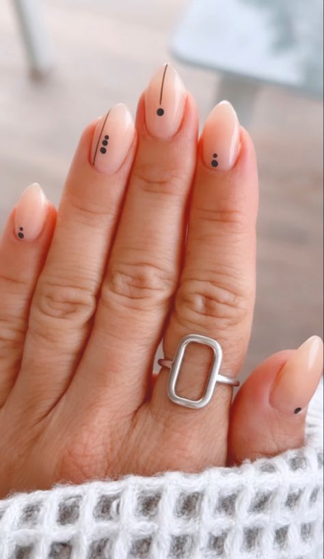 Manicure With Dots Simple, Nail Designs With Dots And Lines, White Minimal Nail Design, Simple Detail Nails, Easy Line Nail Art, Dot And Line Nail Art, Minimalist Dot Nails, Boho Aesthetic Nails, Lines And Dots Nail Art