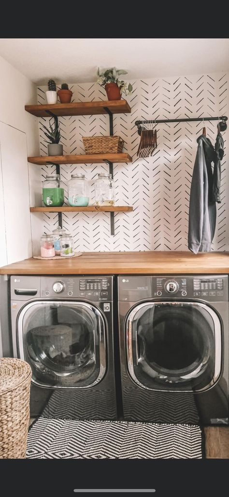 Western Style Laundry Room, Country Boho Home Decor, Small Living Room Decor Western, Western Mud Room Ideas, Modern Western Laundry Room, Neutral Boho Western Living Room, Boho Western House Ideas, Western Trailer House, Western Laundry Room Decor