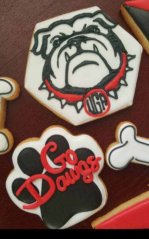 Georgia Cookies Decorated, Uga Cookies Georgia Bulldogs, Uga Cookies Decorated, Uga Themed Desserts, Georgia Bulldogs Cookies, Georgia Bulldog Cookies, Bulldog Cookies Decorated, Uga Cookies, Bulldog Cookies